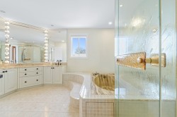 Salle de bains attenante à la CCP - 
