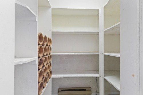Cave/Chambre froide - 1 Av. Ste-Marie, Montréal-Est, QC - Indoor With Storage