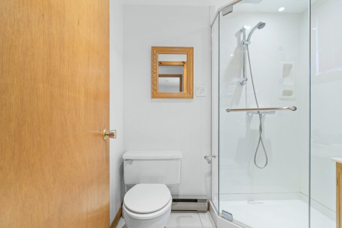 Salle de bains - 1 Av. Ste-Marie, Montréal-Est, QC - Indoor Photo Showing Bathroom