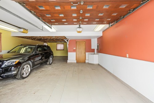Garage - 1 Av. Ste-Marie, Montréal-Est, QC - Indoor Photo Showing Garage
