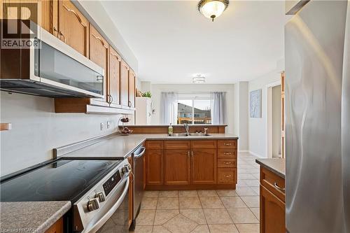 77 Morgan Drive, Caledonia, ON - Indoor Photo Showing Kitchen With Double Sink