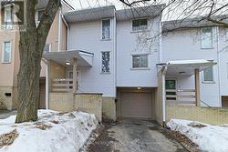 74 - 80 LYNDEN CIRCLE  Halton Hills, ON L7G 4Y8