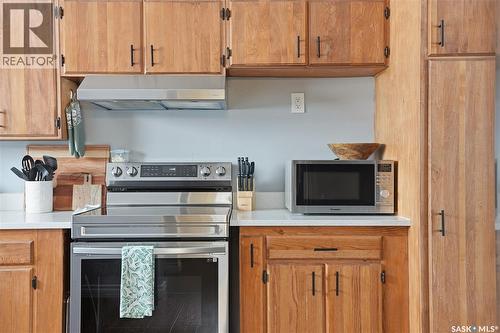 39 Cantlon Crescent, Saskatoon, SK - Indoor Photo Showing Kitchen