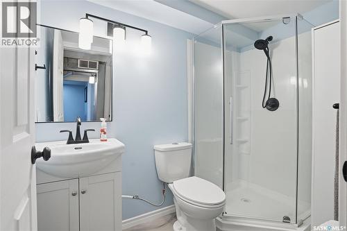 39 Cantlon Crescent, Saskatoon, SK - Indoor Photo Showing Bathroom