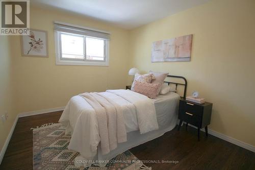 918 Upper Ottawa Street, Hamilton, ON - Indoor Photo Showing Bedroom