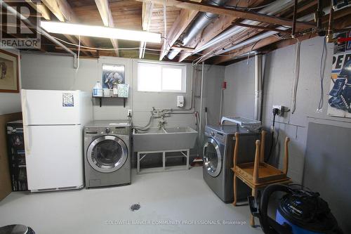 918 Upper Ottawa Street, Hamilton, ON - Indoor Photo Showing Laundry Room