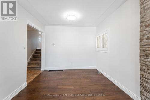 9 Isaac Court, Hamilton, ON - Indoor Photo Showing Other Room