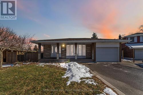 9 Isaac Court, Hamilton, ON - Outdoor