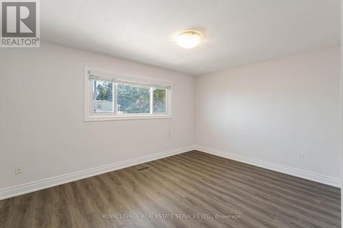 9 Isaac Court, Hamilton, ON - Indoor Photo Showing Other Room