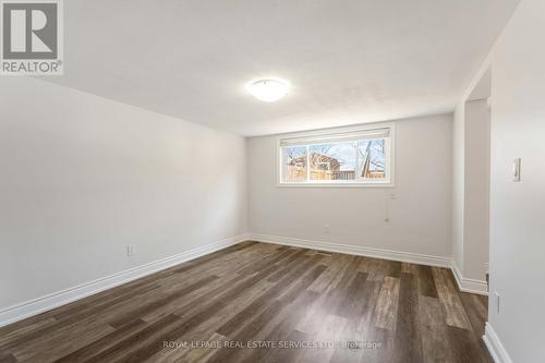 9 Isaac Court, Hamilton, ON - Indoor Photo Showing Other Room