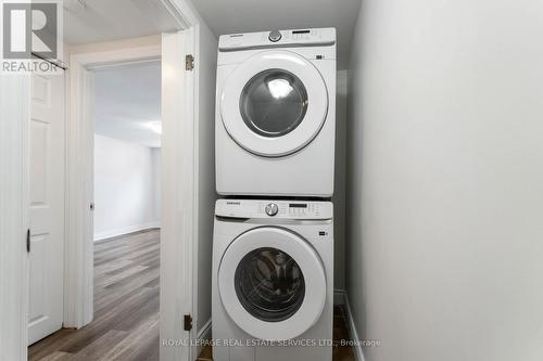 9 Isaac Court, Hamilton, ON - Indoor Photo Showing Laundry Room