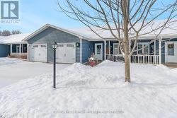 8 CHAMBERLAIN CRESCENT  Penetanguishene, ON L9M 0A5