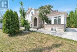 2 VANESSA DRIVE Orillia, ON L3V 7Y8