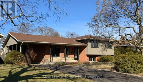 33 STRATHCONA DRIVE  St. Catharines, ON L2M 2A8