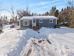 27 Glory Avenue  Hubley, NS B3Z 0B7