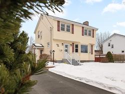 34 Langley Avenue  Dartmouth, NS B2W 2Y6
