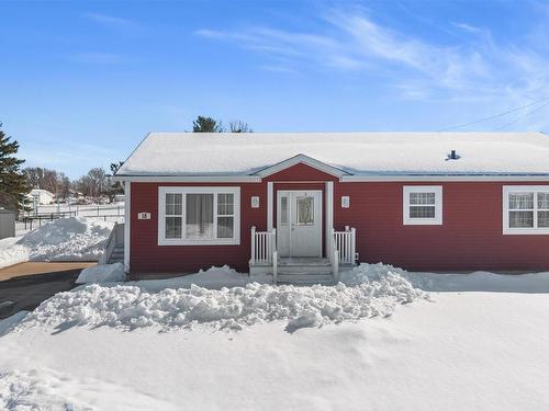 18 Parkview Drive  New Glasgow, NS B2H 0E6