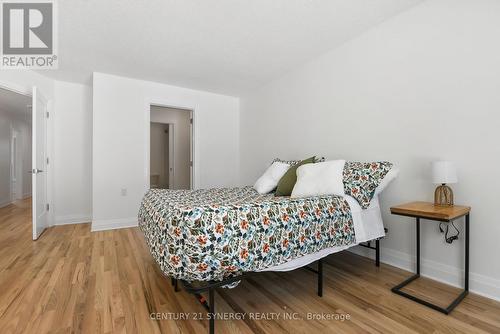 7 Weaver Crescent, Ottawa, ON - Indoor Photo Showing Bedroom