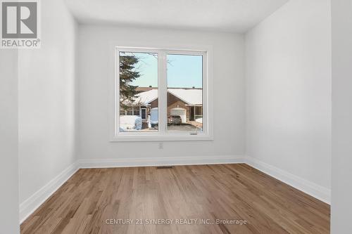7 Weaver Crescent, Ottawa, ON - Indoor Photo Showing Other Room