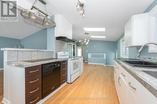 2223 Halifax Drive, Ottawa, ON - Indoor Photo Showing Kitchen With Double Sink