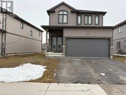 LWR BACHELOR - 33 BOUNTY AVENUE  Thorold (Rolling Meadows), ON L2V 0H3