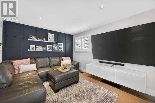 56 Shakespeare Crescent, Barrie, ON - Indoor Photo Showing Living Room
