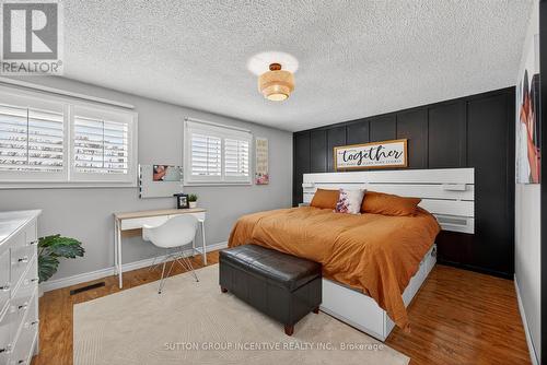 56 Shakespeare Crescent, Barrie, ON - Indoor Photo Showing Bedroom