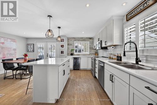 56 Shakespeare Crescent, Barrie, ON - Indoor Photo Showing Kitchen With Double Sink With Upgraded Kitchen