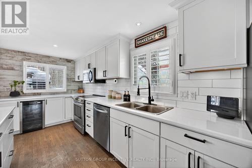 56 Shakespeare Crescent, Barrie, ON - Indoor Photo Showing Kitchen With Double Sink With Upgraded Kitchen