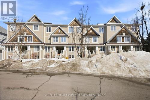 432 HILLSBORO PRIVATE  Ottawa, ON K2M 3A8