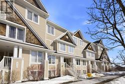 432 HILLSBORO PRIVATE  Ottawa, ON K2M 3A8