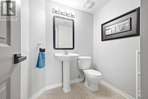 432 Hillsboro Private, Ottawa, ON - Indoor Photo Showing Bathroom