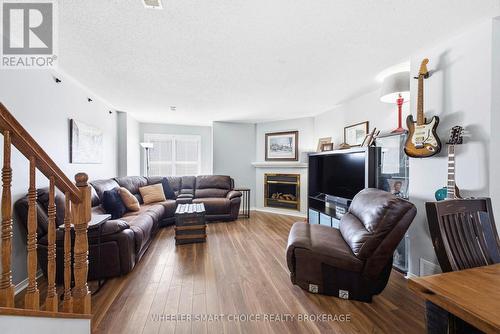 432 Hillsboro Private, Ottawa, ON - Indoor Photo Showing Living Room With Fireplace