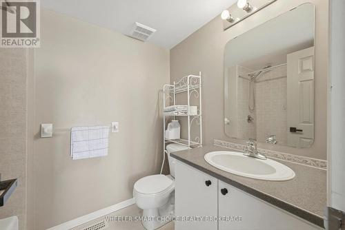 432 Hillsboro Private, Ottawa, ON - Indoor Photo Showing Bathroom