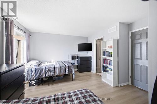 432 Hillsboro Private, Ottawa, ON - Indoor Photo Showing Bedroom