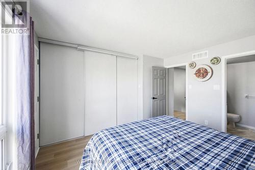 432 Hillsboro Private, Ottawa, ON - Indoor Photo Showing Bedroom