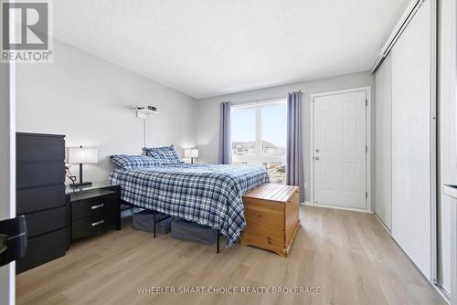432 Hillsboro Private, Ottawa, ON - Indoor Photo Showing Bedroom