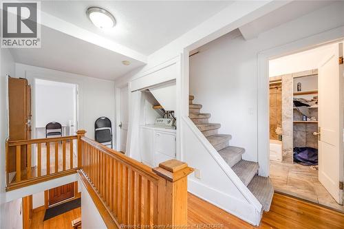 384 Detroit, Windsor, ON - Indoor Photo Showing Other Room