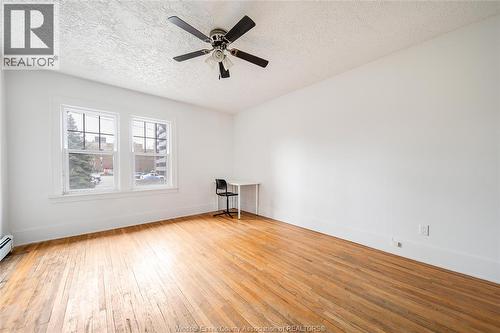 384 Detroit, Windsor, ON - Indoor Photo Showing Other Room
