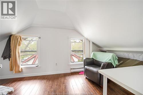 384 Detroit, Windsor, ON - Indoor