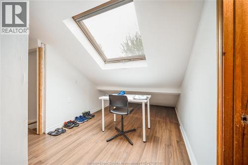 384 Detroit, Windsor, ON - Indoor