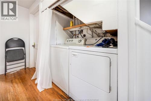 384 Detroit, Windsor, ON - Indoor Photo Showing Laundry Room