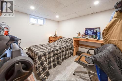 384 Detroit, Windsor, ON - Indoor