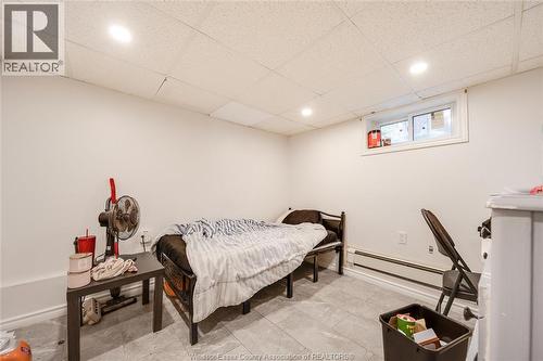 384 Detroit, Windsor, ON - Indoor