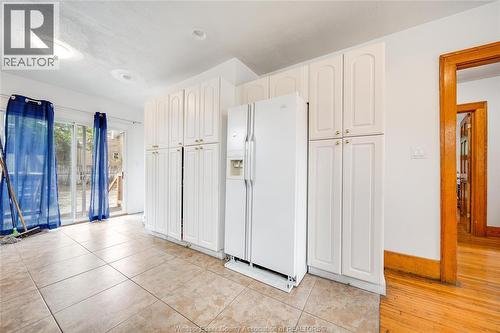 384 Detroit, Windsor, ON - Indoor Photo Showing Other Room