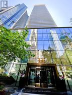 4401 - 33 CHARLES STREET E  Toronto, ON M4Y 0A2