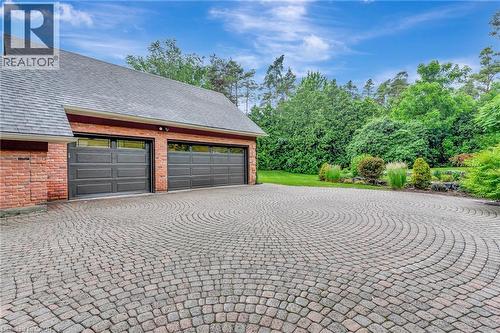 22 Deerpath Court, Cambridge, ON - Outdoor