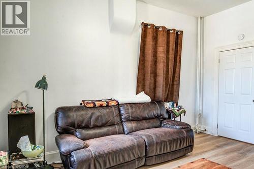 30 Brook Street, Cambridge, ON - Indoor Photo Showing Living Room