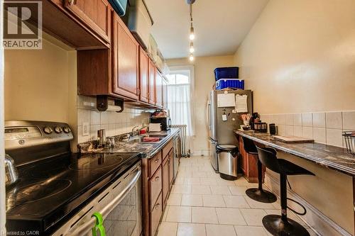 30 Brook Street, Cambridge, ON - Indoor Photo Showing Kitchen