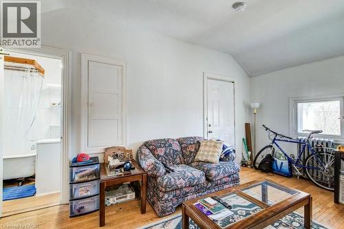 30 Brook Street, Cambridge, ON - Indoor Photo Showing Living Room